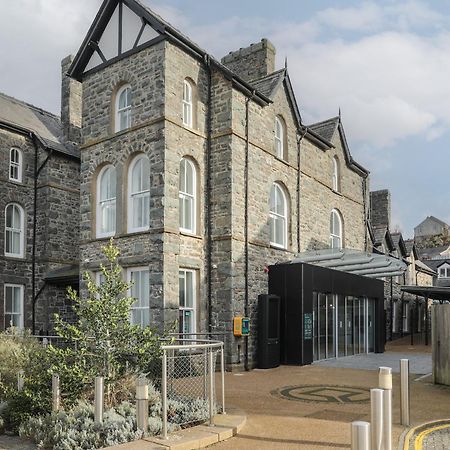 Harlech Apartments - Efnisien Luaran gambar