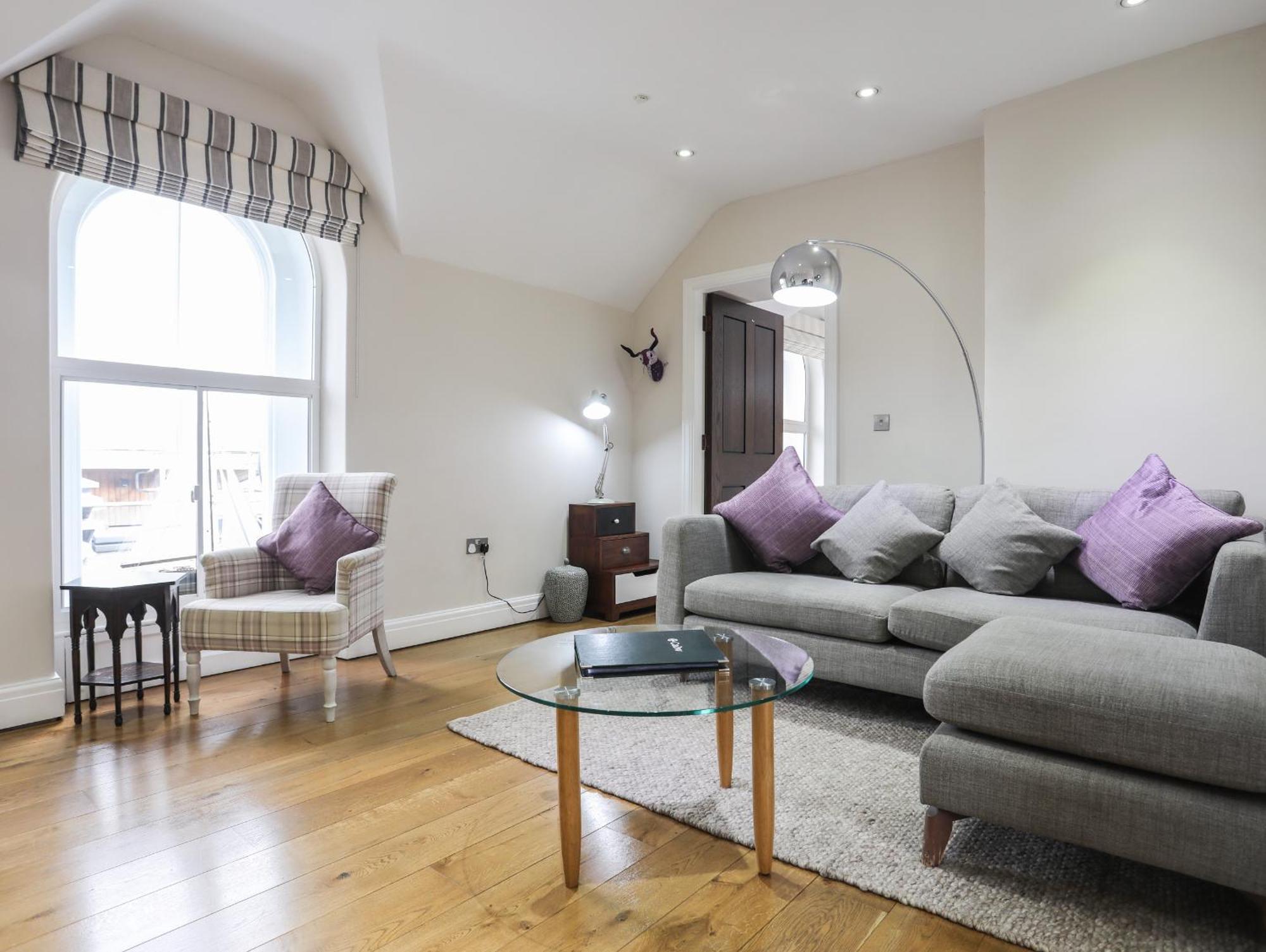 Harlech Apartments - Efnisien Luaran gambar
